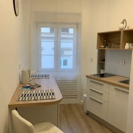 Apartmani Sb 42 Zagabria Esterno foto