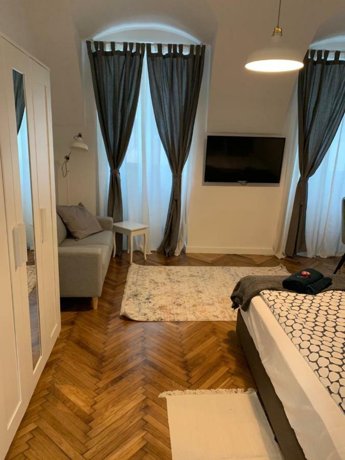 Sb 42 * Zagreb